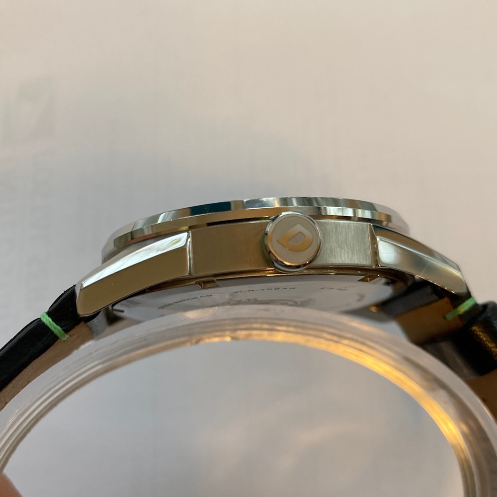 Citizen Eco Drive E111-S108659 black and green watch, leather strap, stainless - Picture 7 of 17